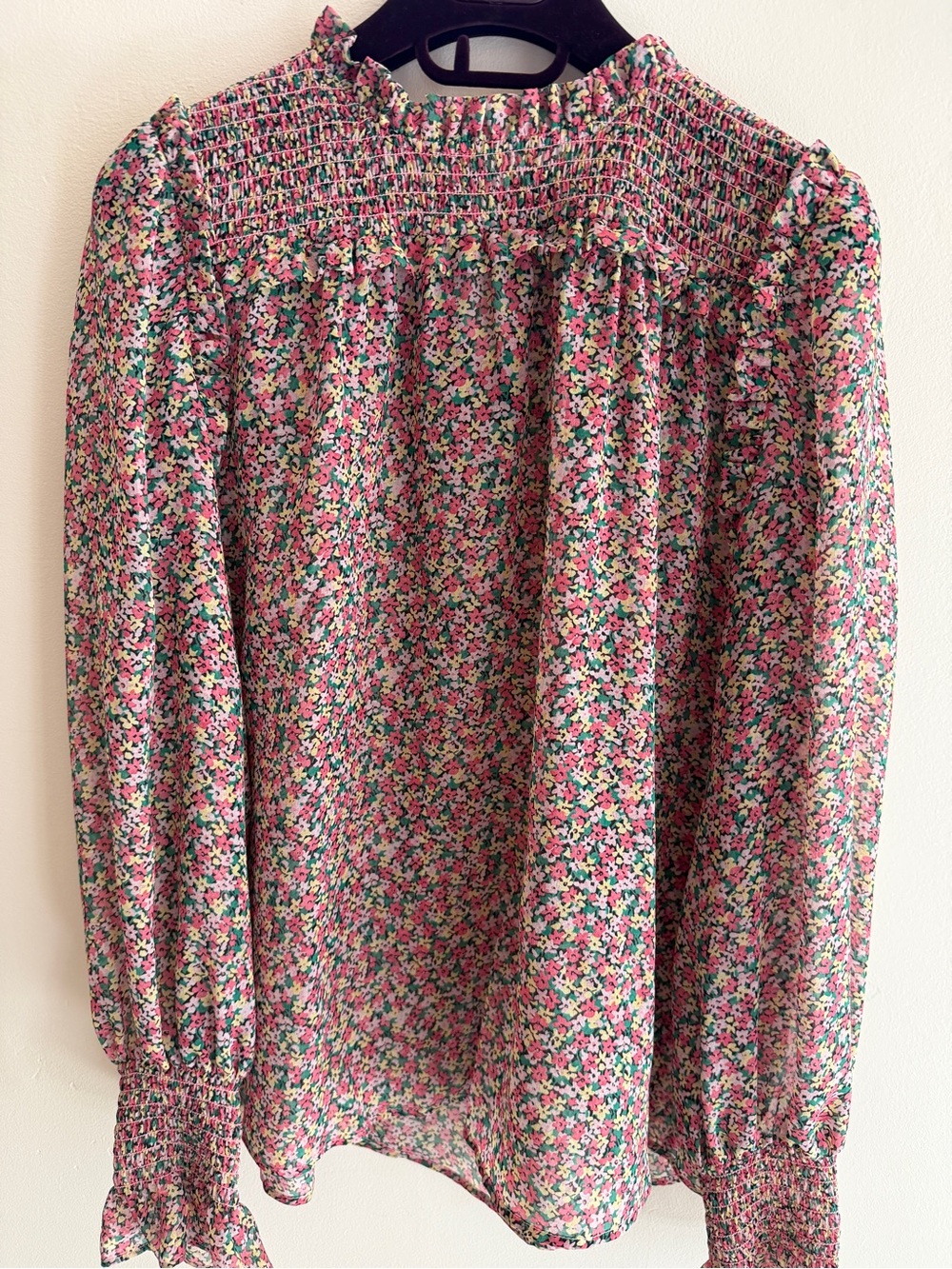 Philosophy di Lorenzo Serafini Pink and Green Floral Smocked Blouse 100% silk